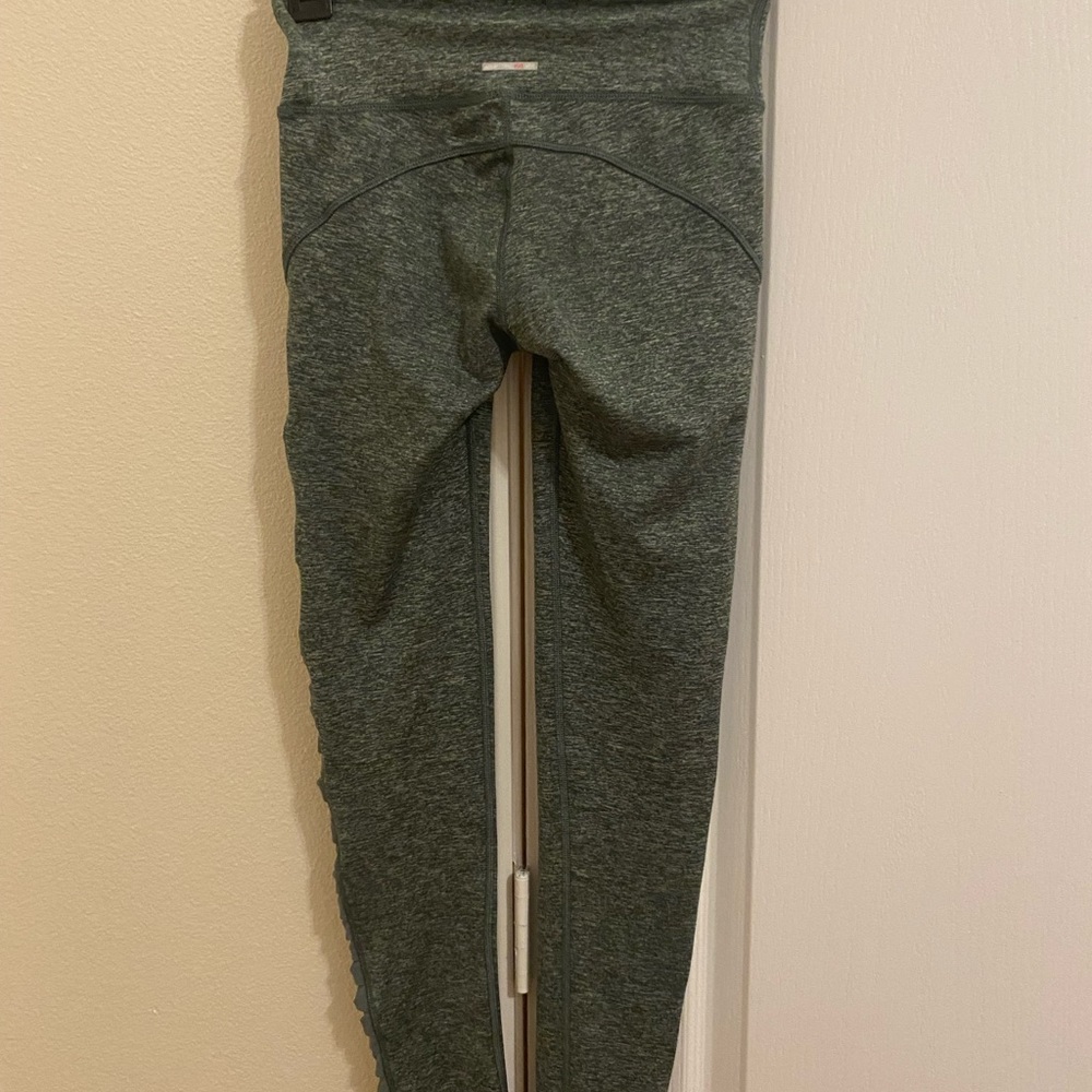 Aerie green leggings